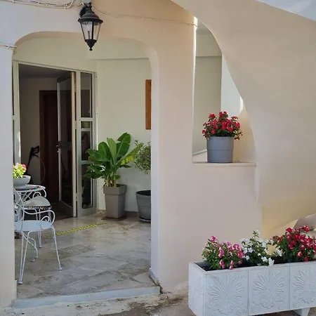 Apartmanhotel Blue Bay Toló