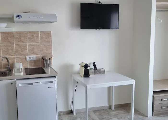 Blue Bay Apartmanhotel Toló