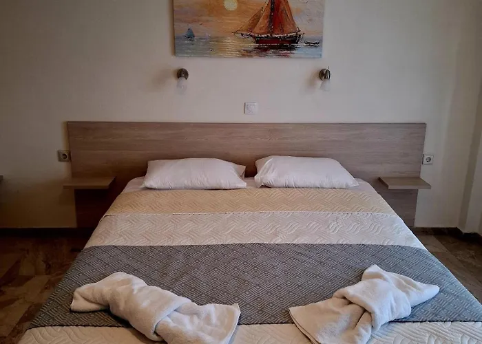 Blue Bay Apartmanhotel Toló